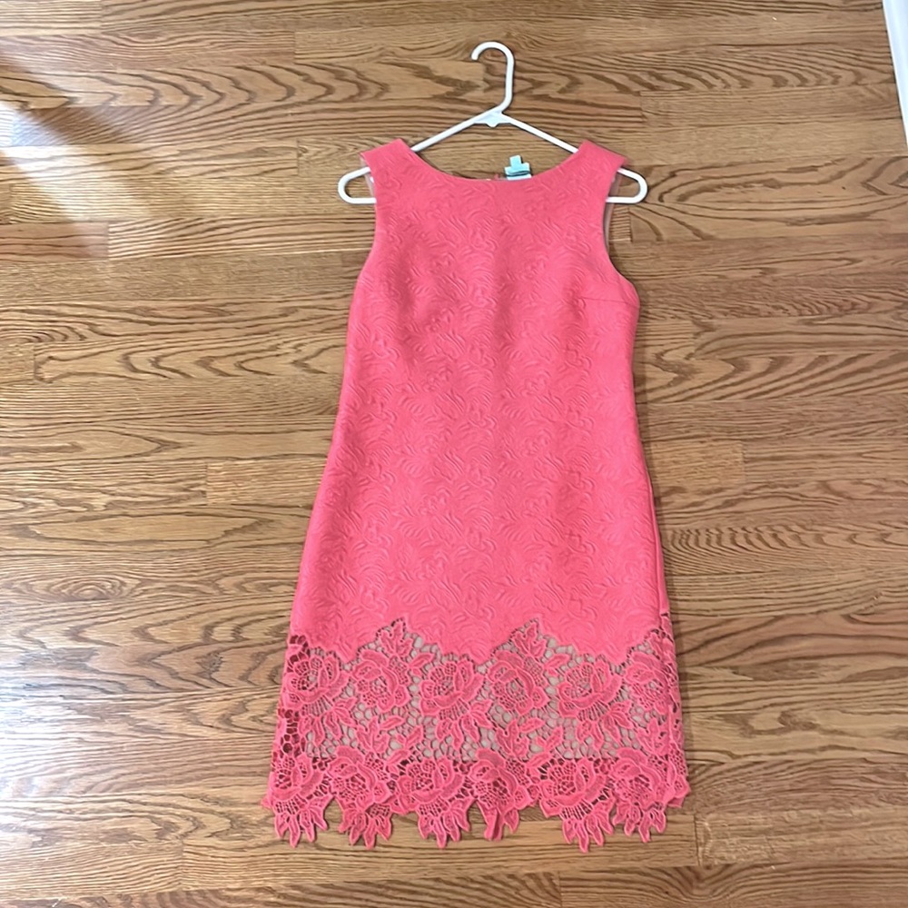 Floral texture lace bottom dress. very flattering